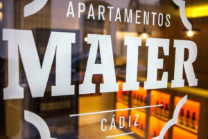 Immerse yourself in the magic of Cádiz from our apartments. A strategic location that allows you to easily explore the city and its charms.